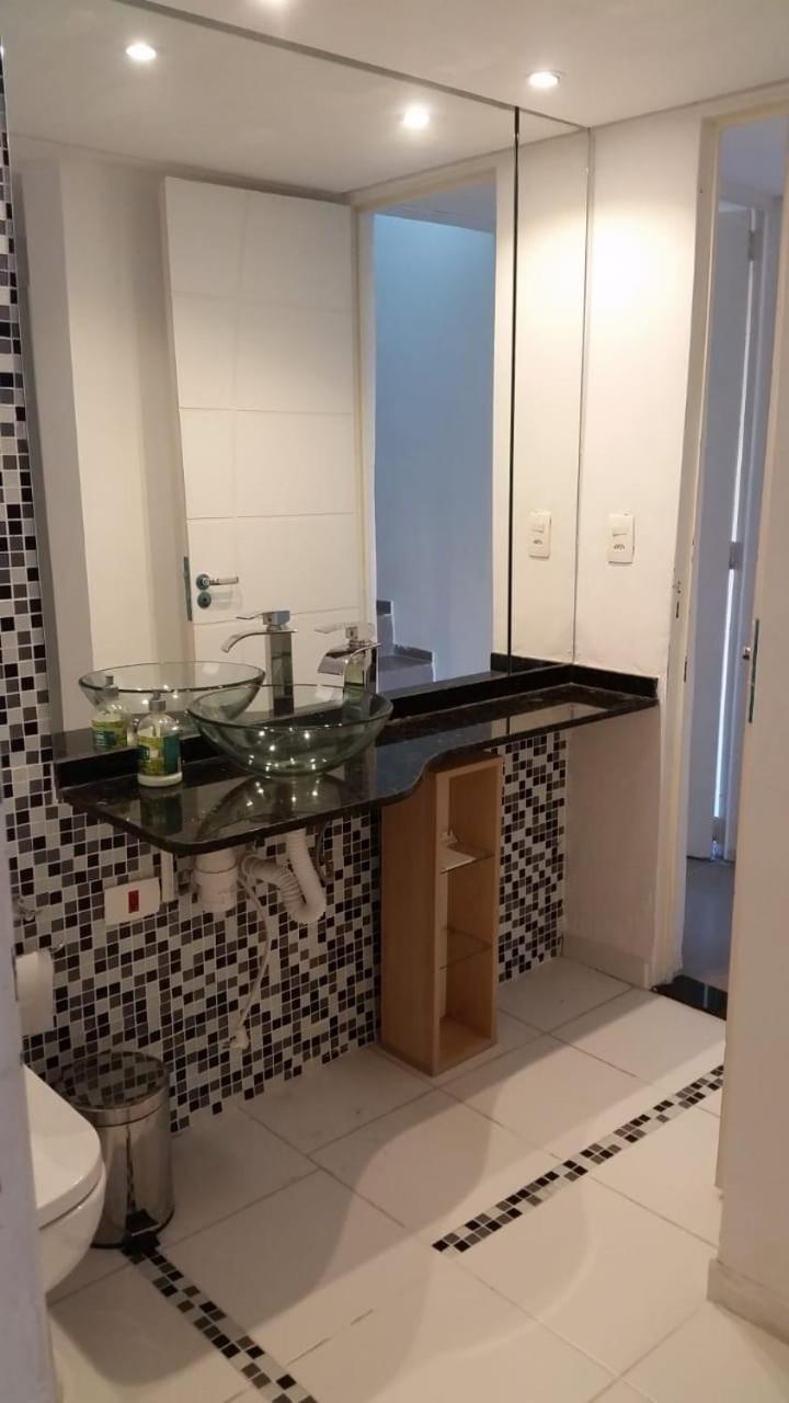 Quarto Com Banheiro Privativo