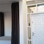 Quarto Com Banheiro Privativo